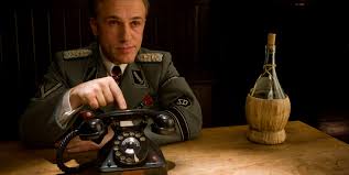 Bastardi senza gloria, va detto, pone pure qualche dubbio sul registro grottesco attraverso il quale sono rivisitate figure altrimenti tragiche (hitler e soprattutto goebbels). Bastardi Senza Gloria La Giusta Causa Di Quentin Tarantino
