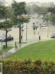 Monsoon rains brought on singapore's worst floods on 2 december 1978 causing seven deaths and hundreds this was the worst flood since the hari raya floods that hit the island in december 1969. Volvo Becomes Submarine Along Upper Changi Road During Monday Ponding Mothership Sg News From Singapore Asia And Around The World