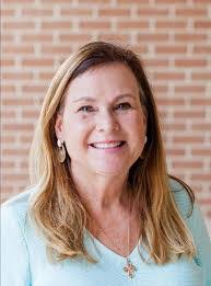 Laura Raines's Instagram, Twitter & Facebook