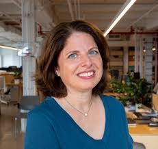 Elizabeth Hague's Instagram, Twitter & Facebook