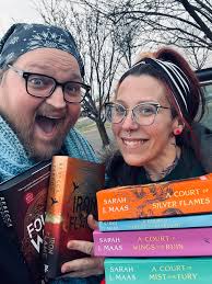 When one of your Crochet Besties is also one of your Book Besties✨📚🧶 Just  me & @drewbieszoo doing a public book swap 😂 Got my paperback ACOTAR set  back & surprised him