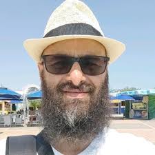 I've officially graduated from De Montfort University with First Class  Honours 🎉 Big thanks to my professors and everyone who supported me along  the way, especially through the DMU Global…