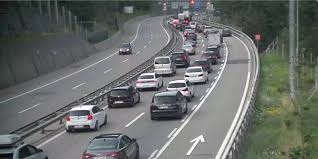 Der gotthard ist eines der grössten nadelöhre der schweiz und von ganz. Stau Gotthard Twitter