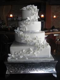 Pin By Lisa Nichole Thompson On Wedding Cake Cake Table Dream Wedding Cake White Wedding Cake White Wedding Cakes