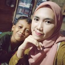 What is seen by the husband in the picture that made him divorce his wife?