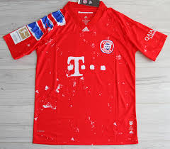 Oferujemy koszulki, zestawy i komplety popularnych firm jak adidas czy nike zarówno dla dzieci czy dorosłych. Koszulka Pilkarska Bayern Monachium Human Race Adidas 20 21 9 Lewandowski Bayern Monachium Buty Nike Jordan Adidas