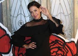Check spelling or type a new query. Fabiula Nascimento Celebra Trajetoria Na Tv Ninguem Vai Me Chamar Para Fazer Uma Mulher Fraca Quem Entrevista