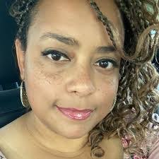 Kelly Eaglin's Instagram, Twitter & Facebook