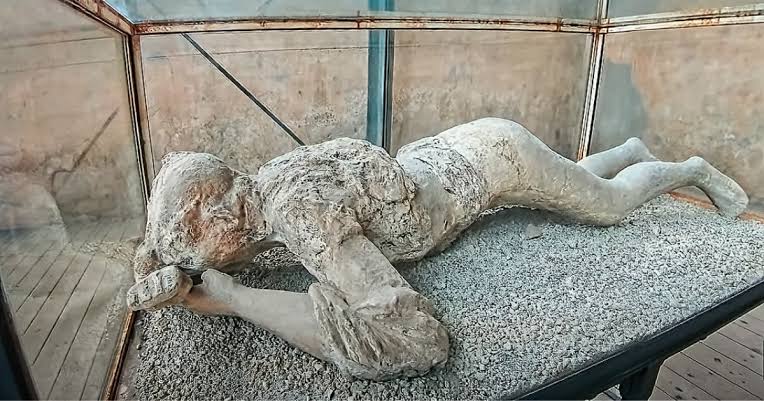19th Century Plaster Casts from Pompeii Tell the Story of Tragedy