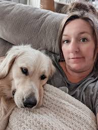 When you think your dog has entered his “I do what I want” era… and then  realize, nope. We created this snack-seeking legend. 🍿 🍩🧁🐾 #instagood  #doglife #funny #snack #adorable #dogsofinstagram #cutedog #