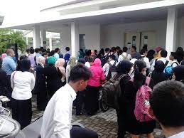 Free interview details posted anonymously by bank mandiri interview candidates. Pengalaman Tes Bank Mandiri Sebagai Desk Collector Imam Taufiq S Blog