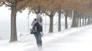 Am wochenende stellt sich eine wetterlage ein, wie wir sie schon lange nicht mehr erlebt haben. Schneesturm Legt Maine Im Osten Der Usa Lahm Schwere Sturme Drohen Im Suden The Weather Channel Artikel Von The Weather Channel Weather Com