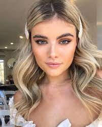 Huge 2020 Hairstyle List The 9 Hottest Trends To Be Obsessed With Ecemella In 2020 Clip Hairstyles Hair Styles Hairstyle