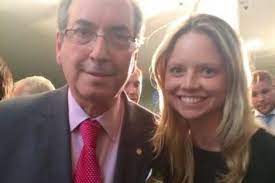 Entretanto, a coligação de eduardo paes nega a promessa (estranho se confirmasse) de repassar a ajuda em espécie mas que já gastou em placas e panfletos 154 514 reais. Candidata A Deputada Filha De Cunha Recebe R 2 7 Mil De Eduardo Paes Jovem Pan