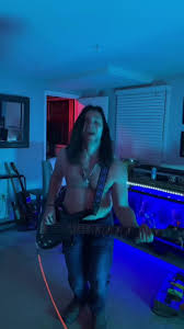 #stitch with @mynameisnotdrew SOOOO electric!🤘🤞👏🤝 #band #bass #guitar  #music #oliviarodrigo #good4u #dean #fart #freebird #lynyrdskynyrd #queen  #yourmom