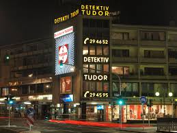 In den 1950er jahren lebte die edelprostituierte rosemarie nitribitt in einer wohnung am eschenheimer tor. Frankfurt Detektiv Tudor And Turm Palast Frankfurt