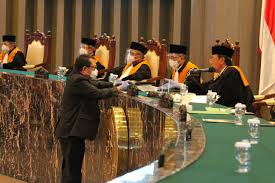 Kekuasaan kehakiman dilaksanakan oleh mahkamah agung dan mahkamah konstitusi. Dr Andi Samsan Nganro Sh Mh Terpilih Menjadi Wakil Ketua Mahkamah Agung Republik Indonesia Bidang Yudisial