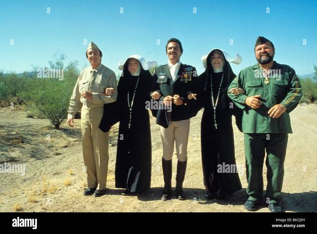 CANNONBALL RUN II (1984) CANNONBALL RUN 2 (ALT) JIM NABORS, SHIRLEY  MACLAINE, BURT REYNOLDS, MARILU HENNER, DOM DELUISE CBR2 007 Stock Photo -  Alamy