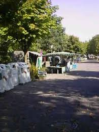 Polizei rammt tor mit panzer und sprengt tür in rheindorf anwohner berichten von schüssen: Leverkusen Marktplatze