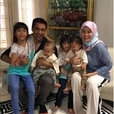 Sheikh muszaphar shukor bin sheikh mustapha (lahir 27 julai 1972) merupakan. Throwback Perkenalan Dengan Isteri Sempena Ulang Tahun Perkahwinan Ke 8 Dr Sheikh Muszaphar Mahu Timang Anak Kembar Lagi Keluarga