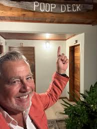 Kudos to the cleaners of the Cyril B Romney Pier Park! I was in the  bathroom when I overheard two tourists from the cruise ship acknowledging  that the bathrooms are one of