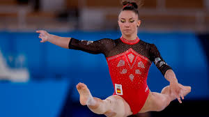 El diccionario de la lengua española define a la gimnasia artística como «especialidad gimnástica que se practica con diversos aparatos, como el potro o las anillas, o bien sin ellos sobre una superficie de medidas reglamentarias». Estreno Amargo En El Debut De Simone Biles En Tokyo 2020