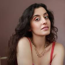 Ayesha Patel's Instagram, Twitter & Facebook