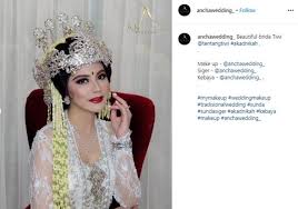 Maybe you would like to learn more about one of these? Cantik Pakai Siger Sunda 5 Momen Pernikahan Tiwi Eks T2 Matamata Com