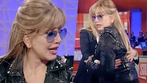 Click like and subscribe my channel. Milly Carlucci Torna In Tv In Lacrime Non Avrei Voluto Saperlo In Diretta Poi Abbandona Lo Studio Lasciatemi Andare Video Archivio Biccy It