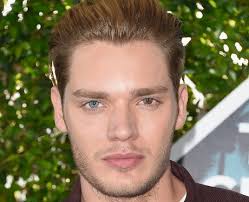Betty's brother is clearly mysterious. Riverdale Season 2 Who Will Play Betty Cooper S Brother Popbuzz