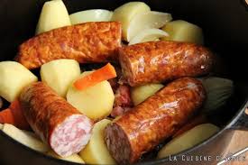 Recette Chou Vert Braise Aux Saucisses La Cuisine Familiale Un Plat Une Recette Recette Recette Chou Vert Chou Vert Braise Recette Chou