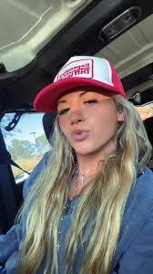 Alyssa Cowell's Instagram, Twitter & Facebook