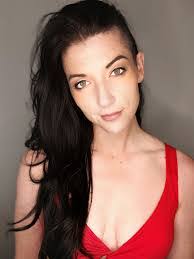 Danielle Sevier's Instagram, Twitter & Facebook