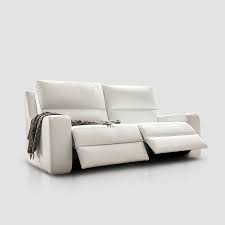 Visita il nostro outlet dove potrai scoprire e acquistare a prezzi imperdibili divani di design delle migliori marche. Poltronesofa Home Page