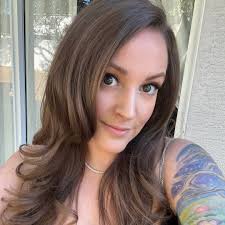 Labor and Delivery nurse Britni Spaulding, RN, ushered Chief Financial  Officer Keri Pintozzi through HCA Florida Oak Hill Hospital's Labor and  Delivery unit as part of a program called Walk in Your