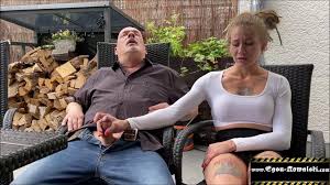 Aroganccy sąsiedzi doją mnie