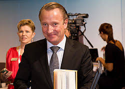 Karin lennmor, chefredaktör på svensk damtidning, säger till expressen.se att deras källor är tillförlitliga. Johan T Lindwall Wikipedia