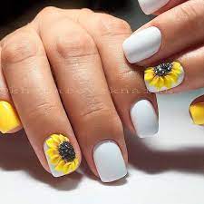 18 Creative Ways Update You Mani With Yellow Flowers Nail Art Sunflower Nails Yellow Nail Art Yellow Nails