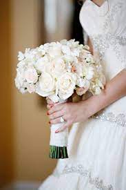 Black, white, and gold — i love a classic color scheme when it's executed to perfection. Pin By Brigitte Hollmann On Yes Occasionally I Still Pin About Weddings Rose Bridal Bouquet Bridal Bouquet Hand Tied Bridal Bouquet