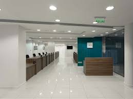 Baran, que llegó a miami en 1999 con $600, siguió expandiendo el negocio con una flota de camiones, almaneces y oficinas, y lo convirtió en bos group, la compañía matriz de quickload. Oficinas Uber Contract Workplaces
