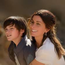 Universe - Jenifer dành tặng ca khúc "En Attendant" cho 3 cậu con trai của mình 🤍 Một bài hát tuyệt vời để nghe trên mọi nền tảng 🎧 | Facebook