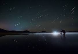 Perseids vào tháng 8 và geminids vào tháng 12. Ä'em Ngay 2 1 Viá»‡t Nam Ä'on Tráº­n MÆ°a Sao BÄƒng Ä'áº§u Tien Cá»§a NÄƒm 2021