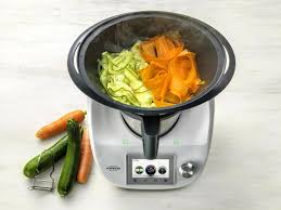 Además del clásico cesto o colador de acero que se puede colocar encima de la olla (sin que toque el ahora que ya lo sabéis todo sobre cómo cocinar la vapor, no os queda más que poneros a practicar vuestras recetas favoritas y disfrutar de platos. Cocinar Al Vapor Con El Varoma Cocinar Con Robot
