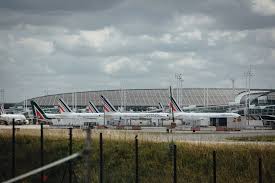 Air france usa offers exciting career opportunities with competitive compensation and benefits package. Air France To Cut 7 500 Jobs With Recovery Seen Years Away Bloomberg