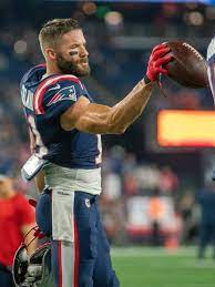 Latest on new england patriots wide receiver julian edelman including news, stats, videos, highlights and more on espn. Julian Edelman Julian Edelman American Football Players Edelman Patriots