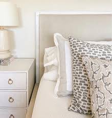 Richard bailey interiors darbojas specializētais dizains, citi pirkumi, iekštelpu dekorācijas, korporatīvā pārvaldība aktivitātēs. Palmetto Bluff This Serene Palmetto Bluff Bedroom Designed By Leah Bailey Interiors Is So Cozy Layered With Texture And Pattern It Begs You To Push The Snooze Button Kristin Moore Facebook