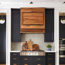 Outstanding Colour Combination And The Hood Just Says It All Image Kitchen Design Ideas Kitchen Home Decor Kitchen Reclaimed Kitchen Kitchen Renovation