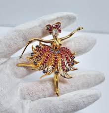van cleef ballerina brooch