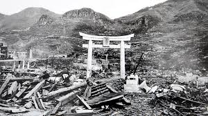 死者 73,884人 負傷者 74,909人 （1945年12月までの推定 長崎市原爆資料保存委員会調査による） 67町が焼失 半径1050ｍ以内に遮蔽物がないところの致死率はほぼ100％です é•·å´Ž åŽŸçˆ†æŠ•ä¸‹ã‹ã‚‰75å¹´ ãƒ¡ãƒ«ã‚¸ãƒ£ãƒ³å¤§ä½¿å¤«å¦»ãŒå¹³å'Œç¥ˆå¿µå¼å…¸ã«å‚åˆ—