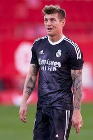 Der fußballspieler toni kroos ist in der saison 2020/2021 bei real madrid unter vertrag und wird dort im mittelfeld eingesetzt. 220 Toni Kross Ideas In 2021 Toni Kroos Real Madrid Madrid
